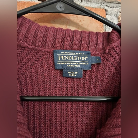 Pendleton Cable Knit Cashmere Blend Burgundy Knit Vest Size L - Picture 3 of 7